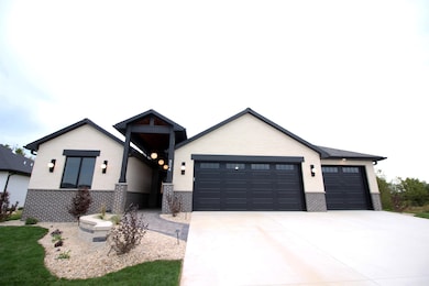 334 Ridge View Dr unit 30, Milton, WI 53563 - photo 2