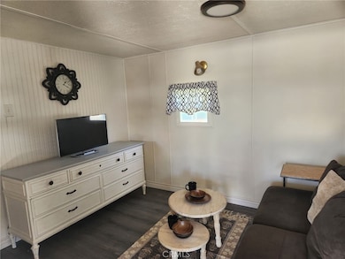 15940 Stoddard Wells Rd unit 40, Victorville, CA 92395 - photo 4
