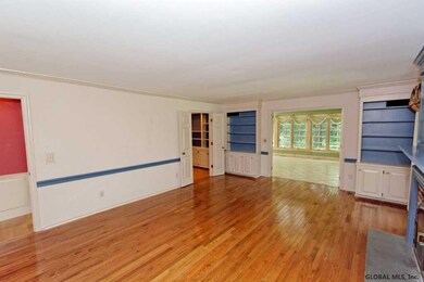 8 Edgewood Cir, Albany, NY 12204 - photo 7