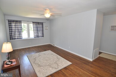852 Woodlane Rd, Mount Holly, NJ 08060 - photo 4