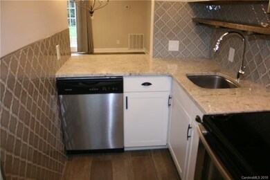 951 Hollywood St unit B, Charlotte, NC 28211 - photo 6