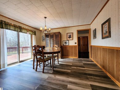 11635 Lake St, Naubinway, MI 49762 - photo 5