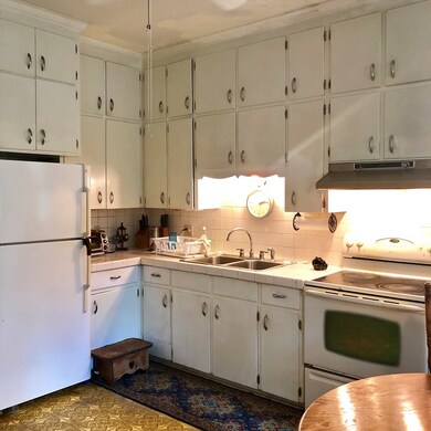 1202 Sneads Store Rd, Kenbridge, VA 23944 - photo 7