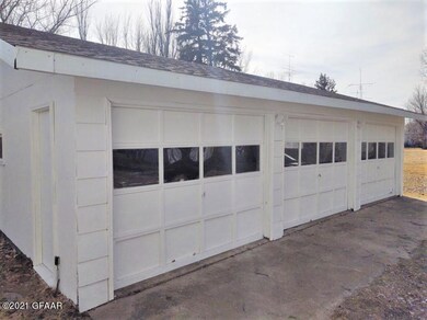 3 stall det garage