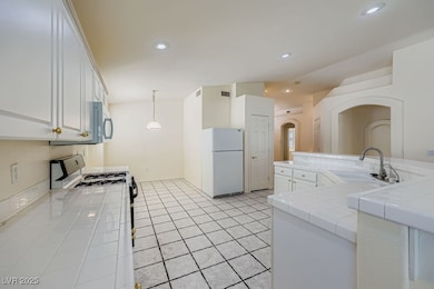 1539 Misty Sky Dr, Henderson, NV 89052 - photo 4