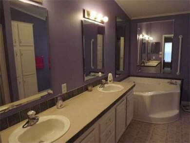 1204 Simmons Rd, Middleboro, MA 02346 - photo 5