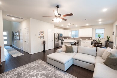 8961 Monterey View Dr, Houston, TX 77080 - photo 4