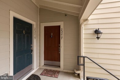 25217 Briargate Terrace, Chantilly, VA 20152 - photo 5