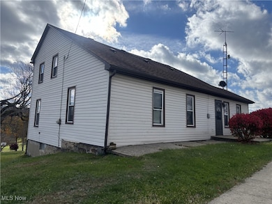 10539 Sprucevale Rd, Rogers, OH 44455 - photo 2