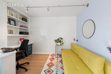 Lincoln Towers unit 28J, New York, NY 10023 - photo 5