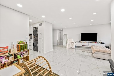 427 Harmon Cove Tower, Secaucus, NJ 07094 - photo 7