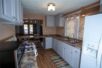 2621 13th St, Columbus, IN 47201 - photo 6