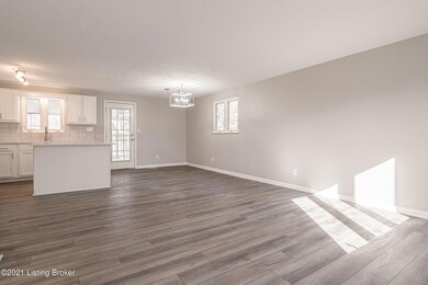 8214 Sealston Dr, Louisville, KY 40228 - photo 6