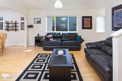 Living Room_DMD_4447-SMALL