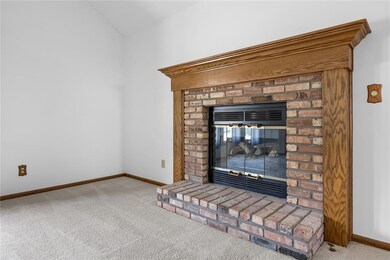 1600 Hidden Hollow Ln NW, Cedar Rapids, IA 52405 - photo 6