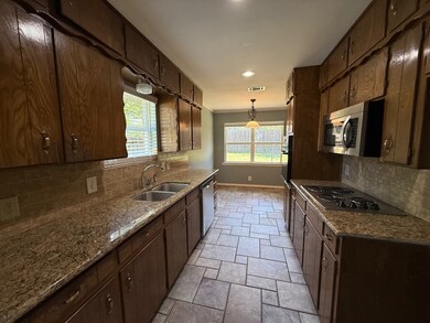 2148 Shady Grove Dr, Bedford, TX 76021 - photo 7