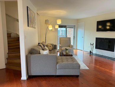 Fam rm toward s patio