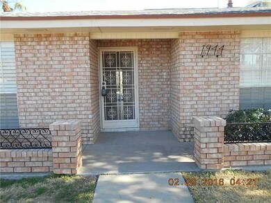 1944 Octubre Dr, El Paso, TX 79935 - photo 3