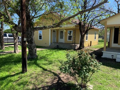 309 Avenue A, Ennis, TX 75119 - photo 4