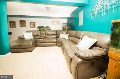 4804 Birchtree Ln, Temple Hills, MD 20748 - photo 5