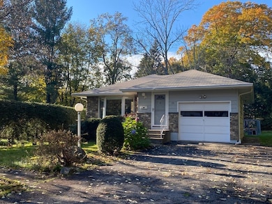 26 Southwood Rd, Worcester, MA 01609 - photo 2