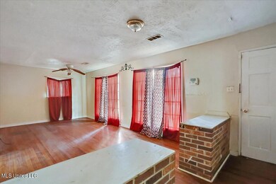 04-4315 Oak Hill Dr