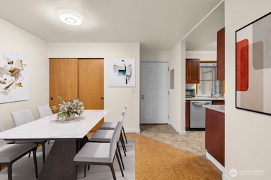 9512 1st Ave NE unit 202, Seattle, WA 98115 - photo 3