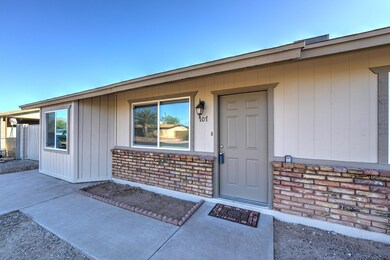 707 E Peppertree-4