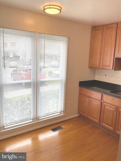 640 Concerto Ln, Silver Spring, MD 20901 - photo 5