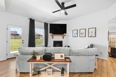 881 W Elmwood Cir, Nixa, MO 65714 - photo 7