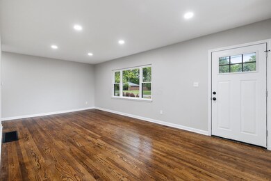 2025-5-22 1060 E Markison Ave 017