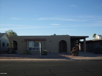 Lindstrom Ln