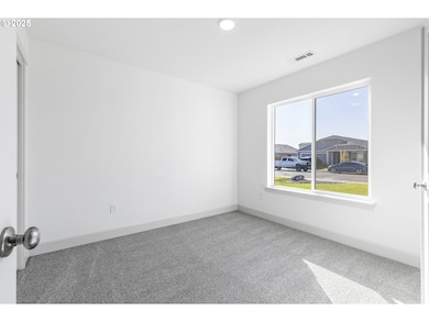 483 Arthur St, Umatilla, OR 97882 - photo 5