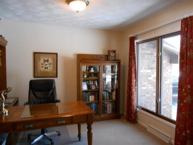 2792 N Delaware Dr, Vincennes, IN 47591 - photo 7