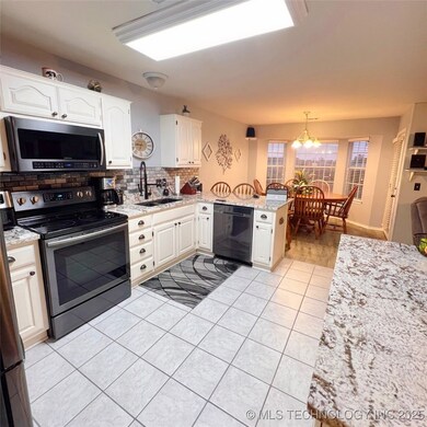 8408 E Norman St, Broken Arrow, OK 74014 - photo 6