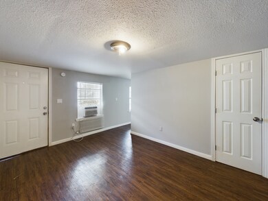 607 Enid 1 2 St, Houston, TX 77009 - photo 2