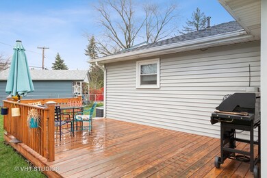 2004 Hawk Ct, Rolling Meadows, IL 60008 - photo 2