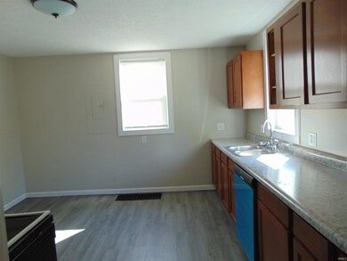 1927 E 17th St, Muncie, IN 47302 - photo 4