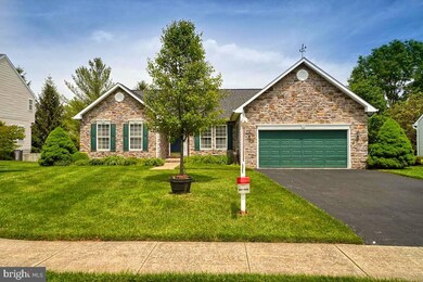 105 Crossing Pointe Ct, Frederick, MD 21702 - photo 3