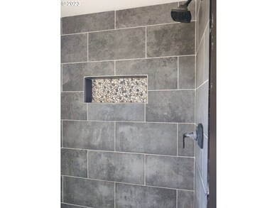 1048 SW Clawson Cir, Troutdale, OR 97060 - photo 3