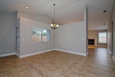 8434 Spicewood Dr, Jacksonville, FL 32216 - photo 3