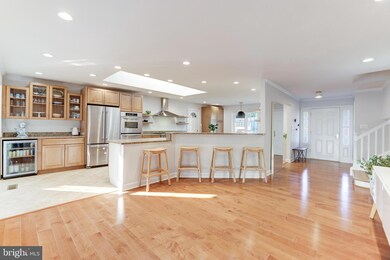 8817 Olympia Fields Ln, Vienna, VA 22182 - photo 3