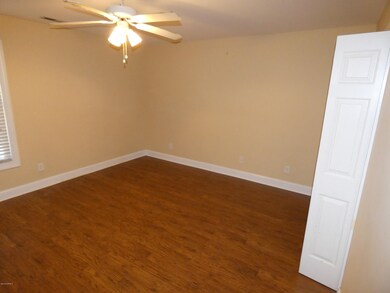 1025 Foscue Dr, Jacksonville, NC 28540 - photo 5