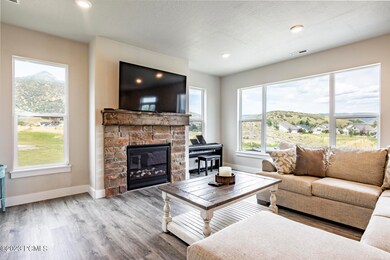 1124 Springer View Loop Unit 21 Midway U