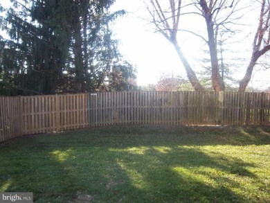 10 Englefield Square, Owings Mills, MD 21117 - photo 2