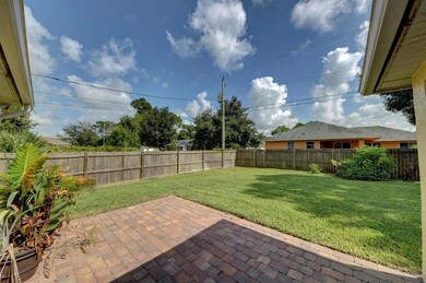 1372 SW Tadlock Ave Port St-large-007-04