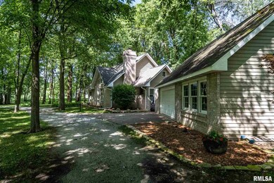 802 N Cherry Ln, Peoria, IL 61604 - photo 3