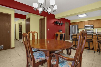 Dining area/kitchen