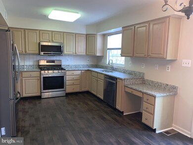 13103 Deer Path Ln, Germantown, MD 20874 - photo 5