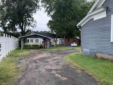 517 W Ridgeway St, Warrenton, NC 27589 - photo 5